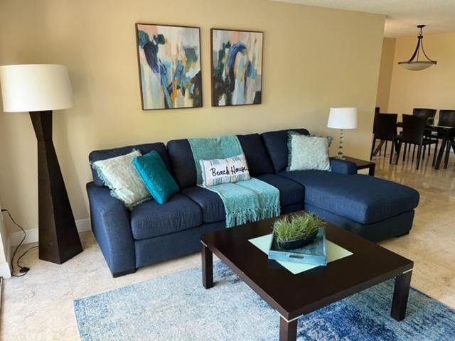 Renovated 2/2 Unit At Yacht Club/Aventura Apartment Exterior photo