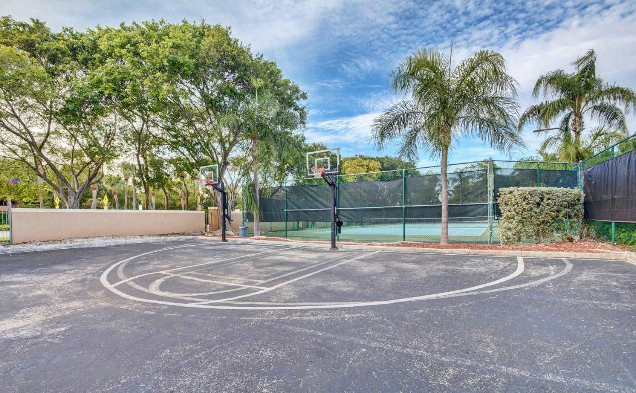 Renovated 2/2 Unit At Yacht Club/Aventura Apartment Exterior photo