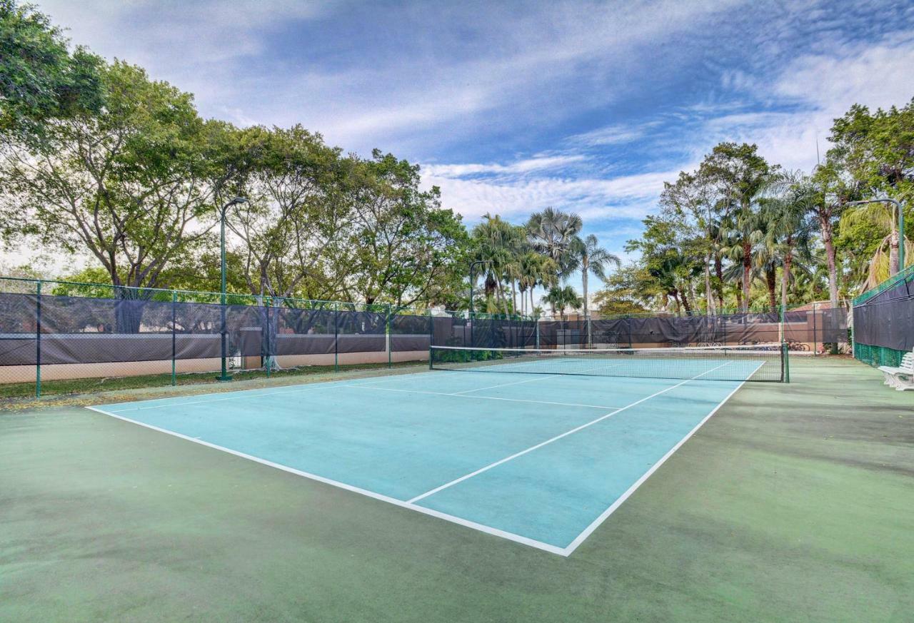 Renovated 2/2 Unit At Yacht Club/Aventura Apartment Exterior photo