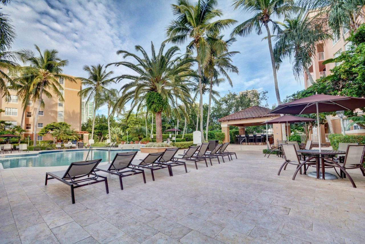 Renovated 2/2 Unit At Yacht Club/Aventura Apartment Exterior photo