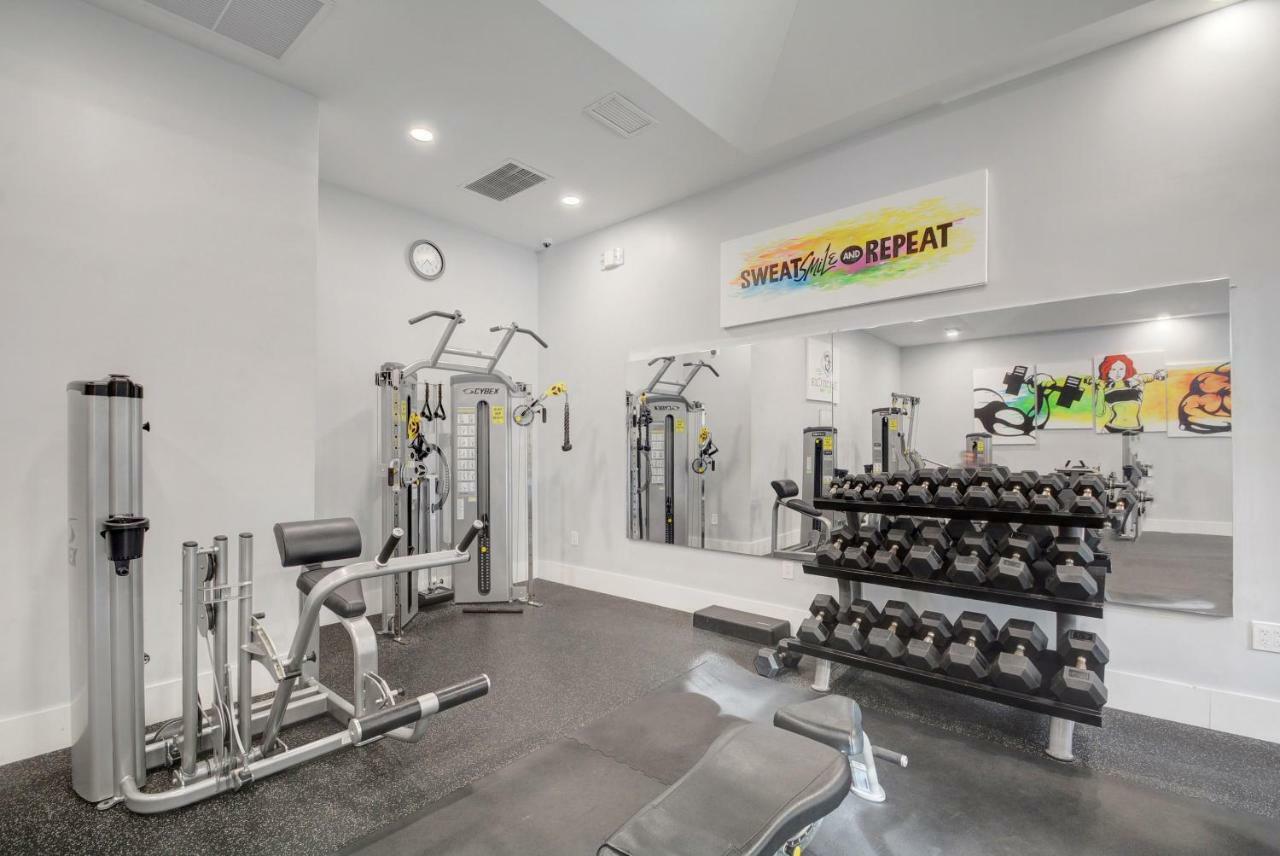 Renovated 2/2 Unit At Yacht Club/Aventura Apartment Exterior photo